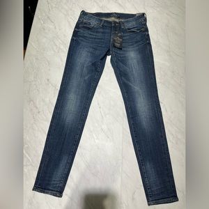 Women’s low rise, superstretch Charlie skinny. LUCKY BRAND